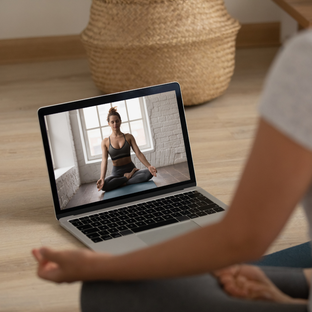 Photo de cours de yoga en ligne